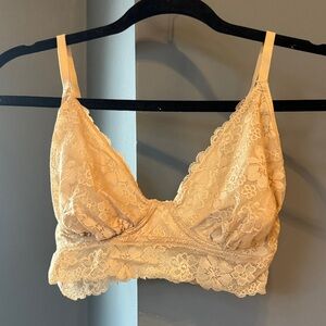 Elegant Lace Bralette in Cream